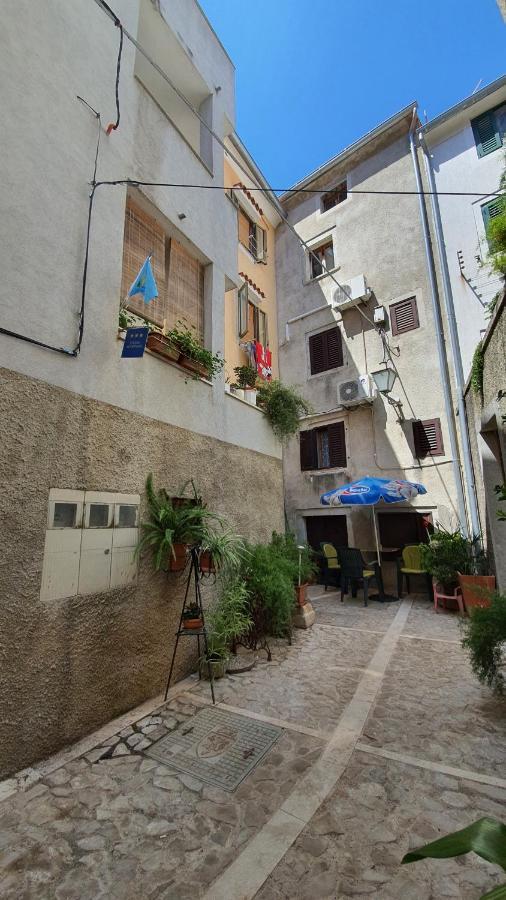 Franceska Apartmani Cres Exterior photo
